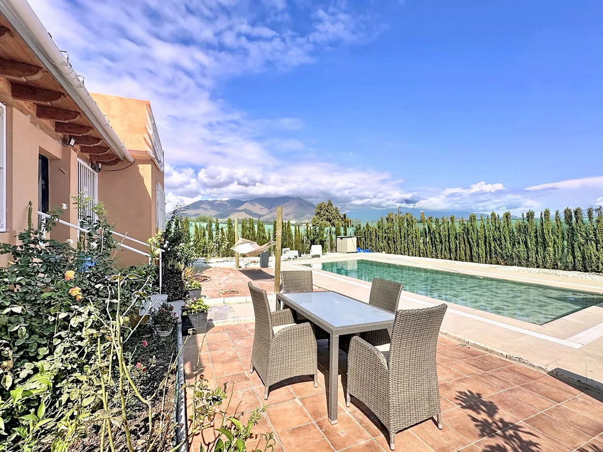 Exclusiva villa en venta en Buenas Noches, Estepona 