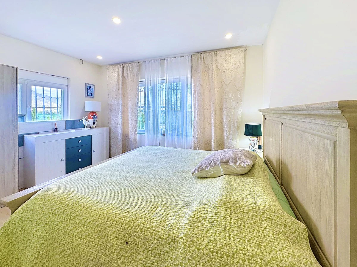 Exclusiva villa en venta en Buenas Noches, Estepona 